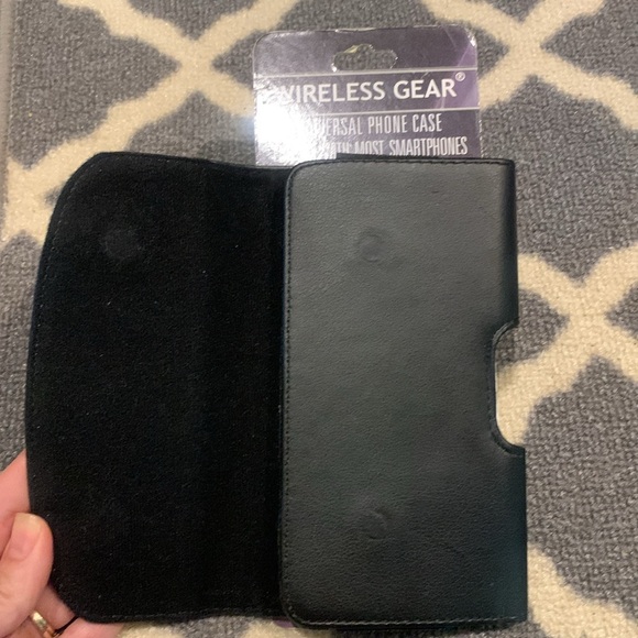 New Wireless Gear Universal Smart Phone Case - Picture 5 of 5